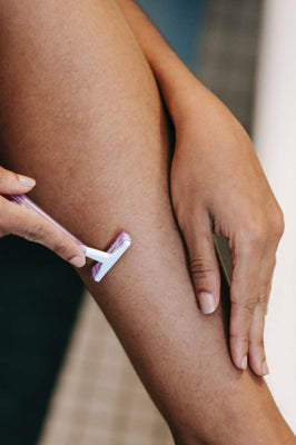 Faut-il s'épiler ? Aisselles, jambes, maillot ?